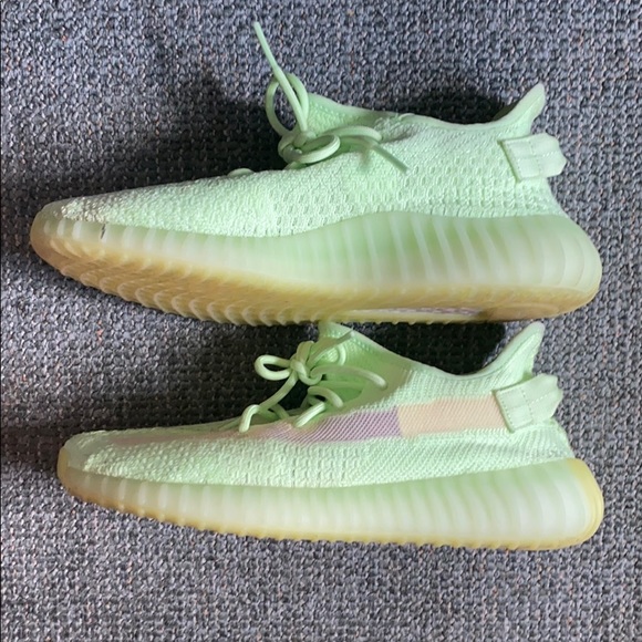 Yeezy 350 “glow” main image 5